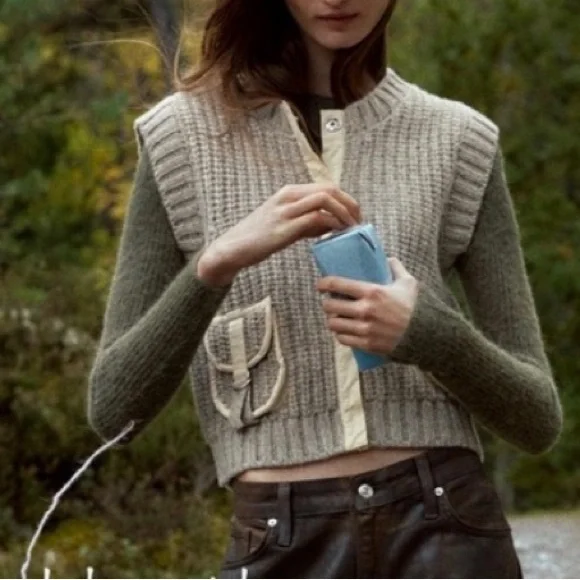 Zara Chunky Knit Round Neck Utility Pocket
Beige Marl Gray Sweater Vest Size S - Picture 4 of 15